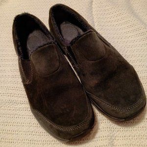 Women's moccasins